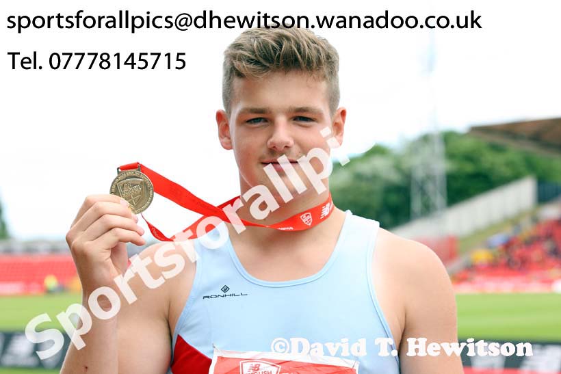 Inter boys pole vault, English Schools Track and Field. Photo: David T. Hewitson/Sports for All Pics